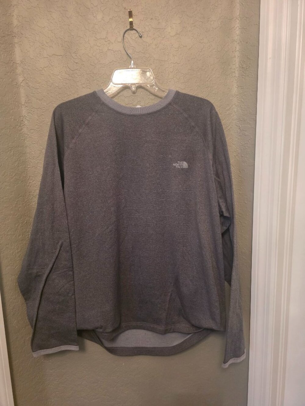 The North Face Men's Gray Vapor Wick Long Sleeve Layering Shirt XL